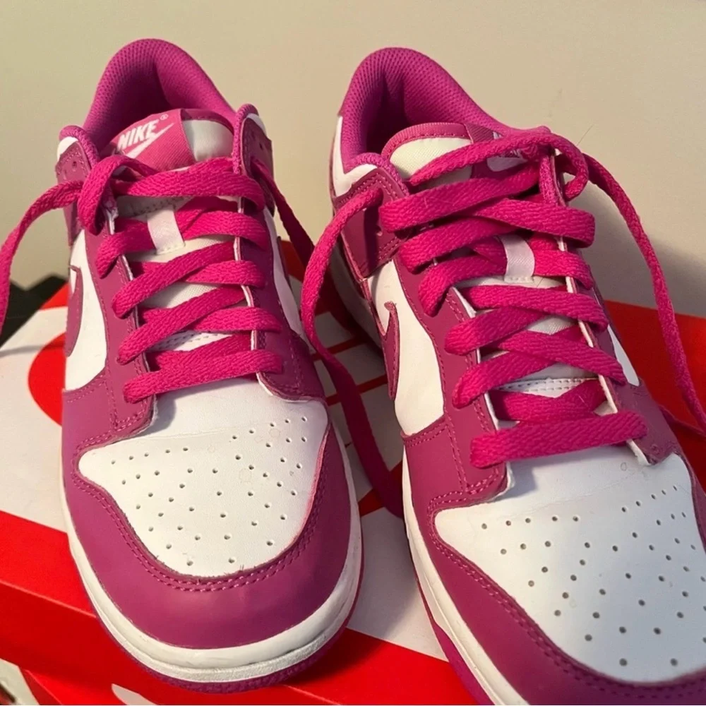 Nike Women's Pink and White Sneakers - Picture 2 of 5